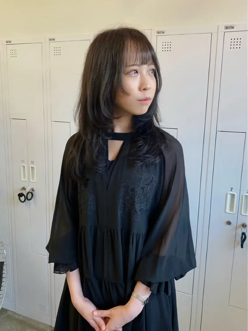 セミロング ハイレイヤー レイヤーカット カット サトウ リョウのヘアスタイル