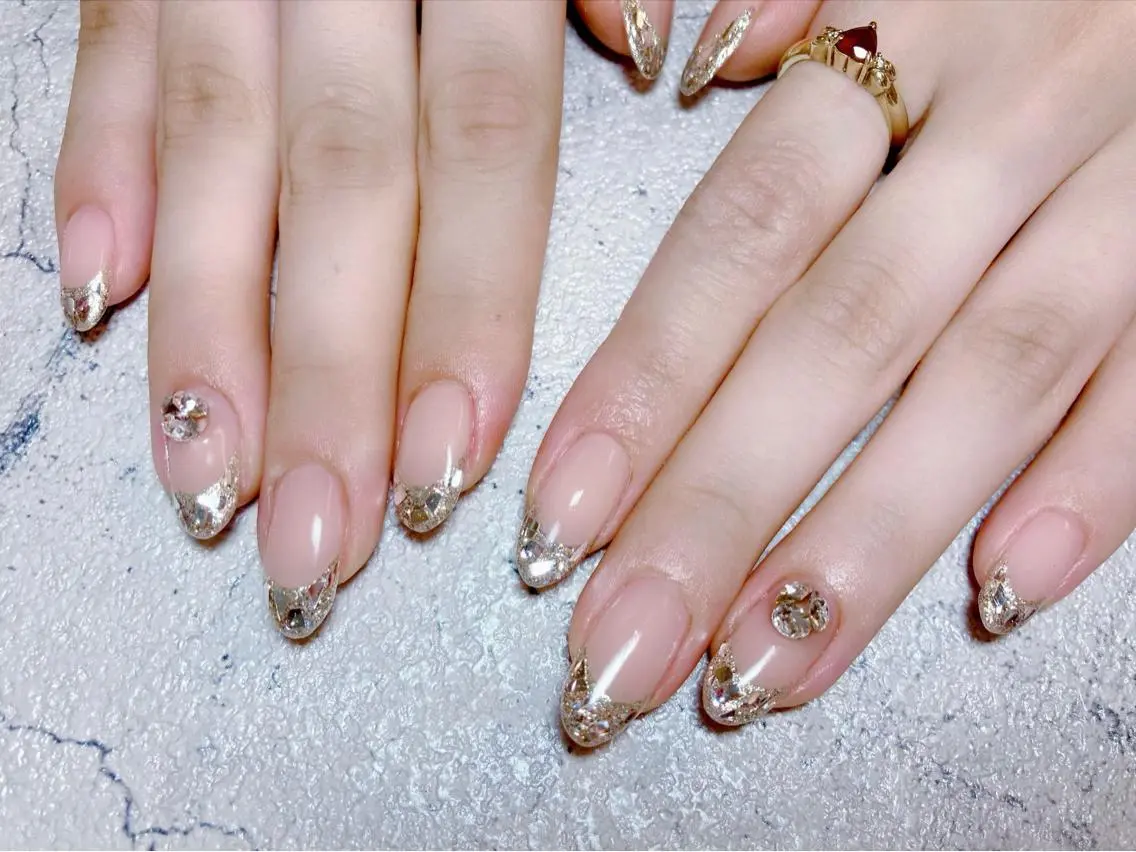 ネイル フレンチネイル ガラスフレンチ 🫧NAIL Leone🫧のネイルデザイン