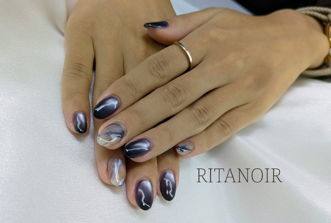 ネイル アートネイル ジェルネイル マグネットネイル ネイビー ニュアンスネイル RITA NOIRのネイルデザイン