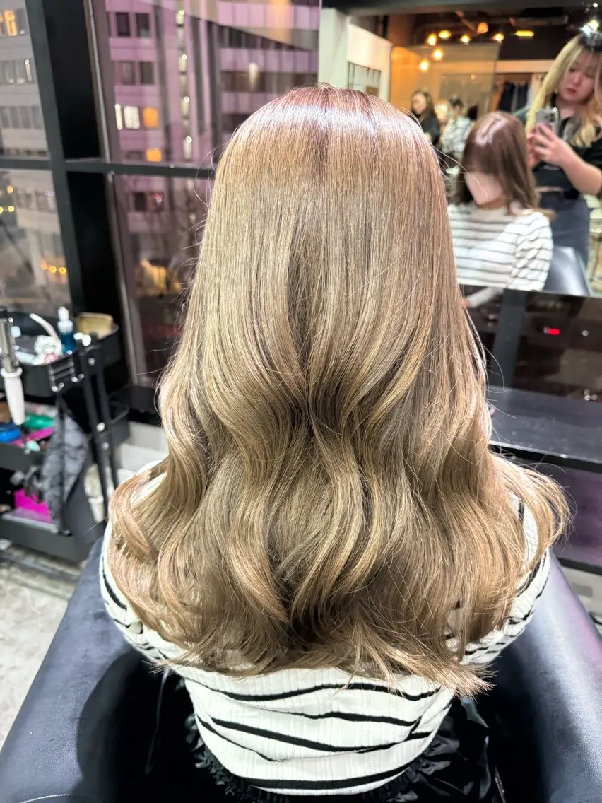 ロング カラー ベージュ透明感カラー 💟AYUMI💟のヘアスタイル