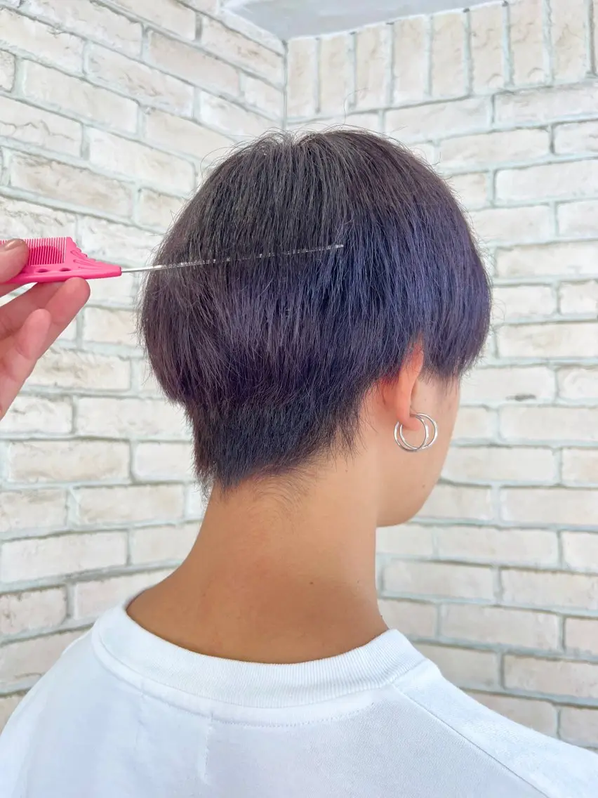 ショート カラー ブリーチ ヘアカラー ハイトーンカラー シールエクステのヘアスタイル