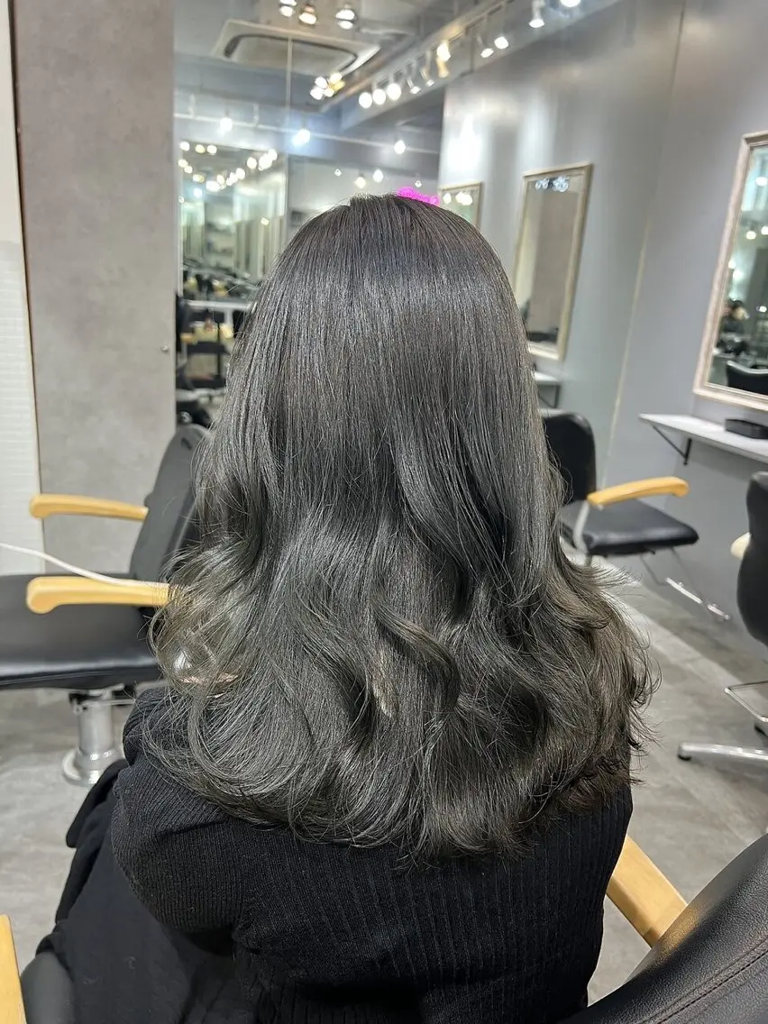 セミロング カラー ハイトーン/ブリーチ 💙みずき💙のヘアスタイル
