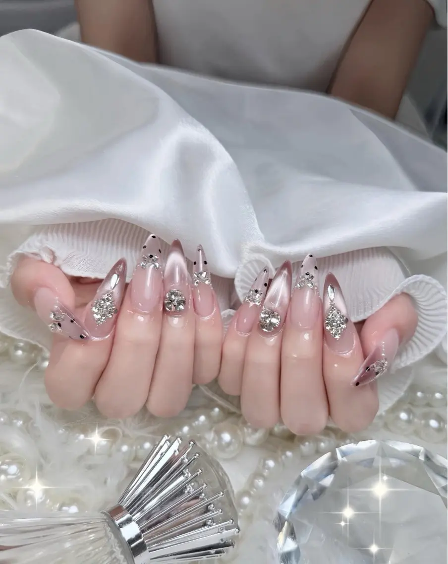 ネイル アートネイル フラワーネイル ジェルネイル キラキラネイル 韓国ネイル ハンドネイル ハンドケア Nova Nailのネイルデザイン