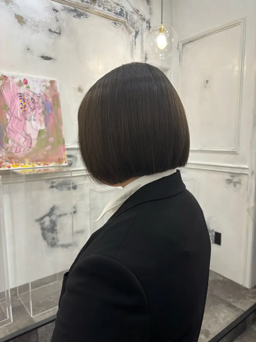 ショート ボブ comeghead 琴音のヘアスタイル