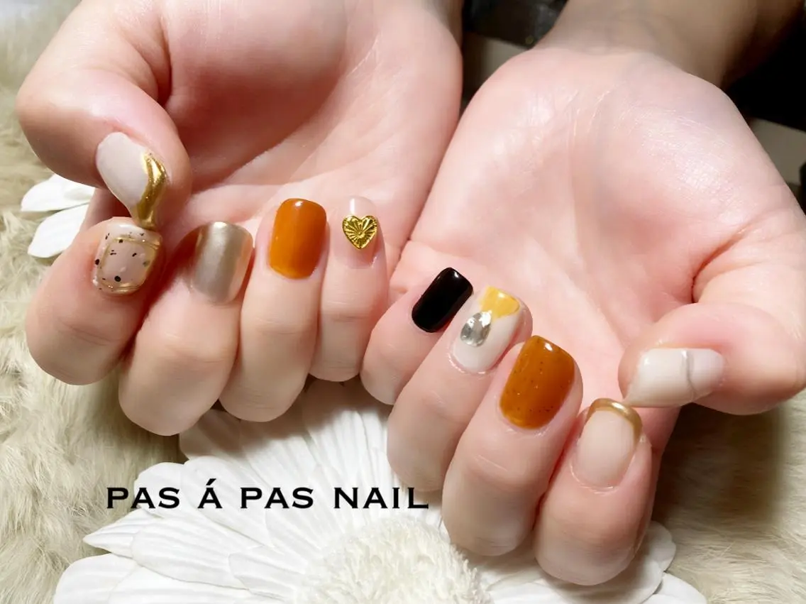 ネイル pas á pas 🩵💛minoriのネイルデザイン