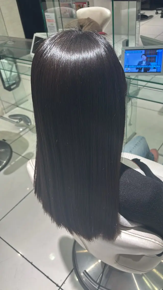 ロング 縮毛矯正 新開 羽音のヘアスタイル