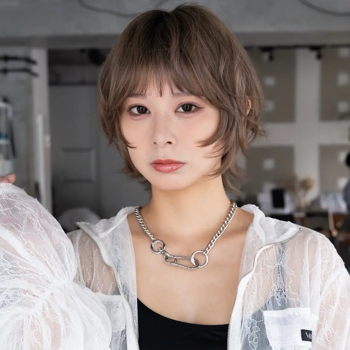 ショート ウルフ/レイヤー/ ブリーチカラーのヘアスタイル