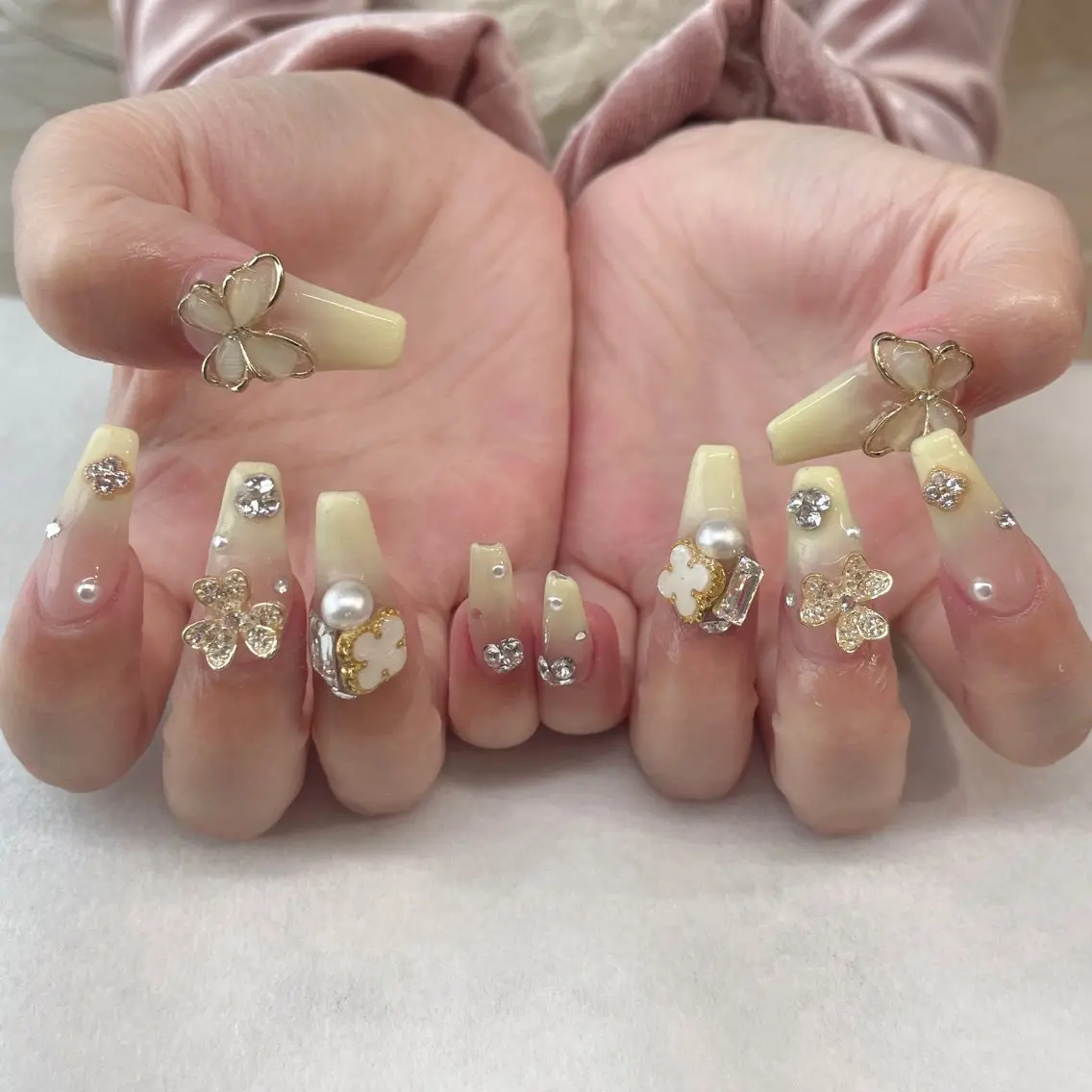 ネイル ハンドネイル 💎🐰 saki. m 🐰💎のネイルデザイン