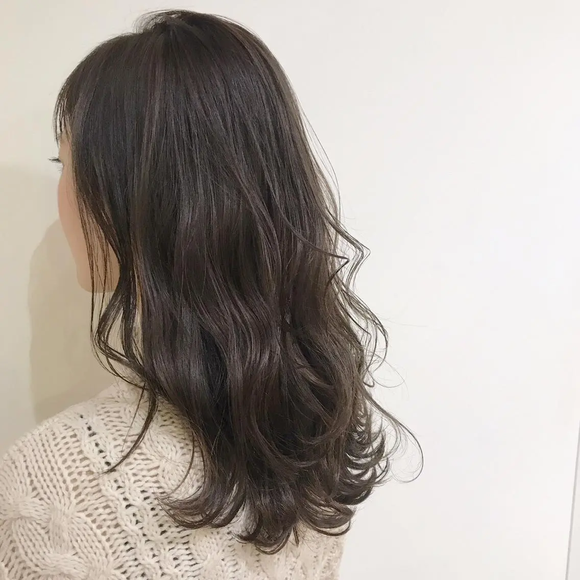 セミロング カラー アッシュ ベージュカラー ヘアカラー トリートメント レイヤー/顔周り /AKARIのヘアスタイル