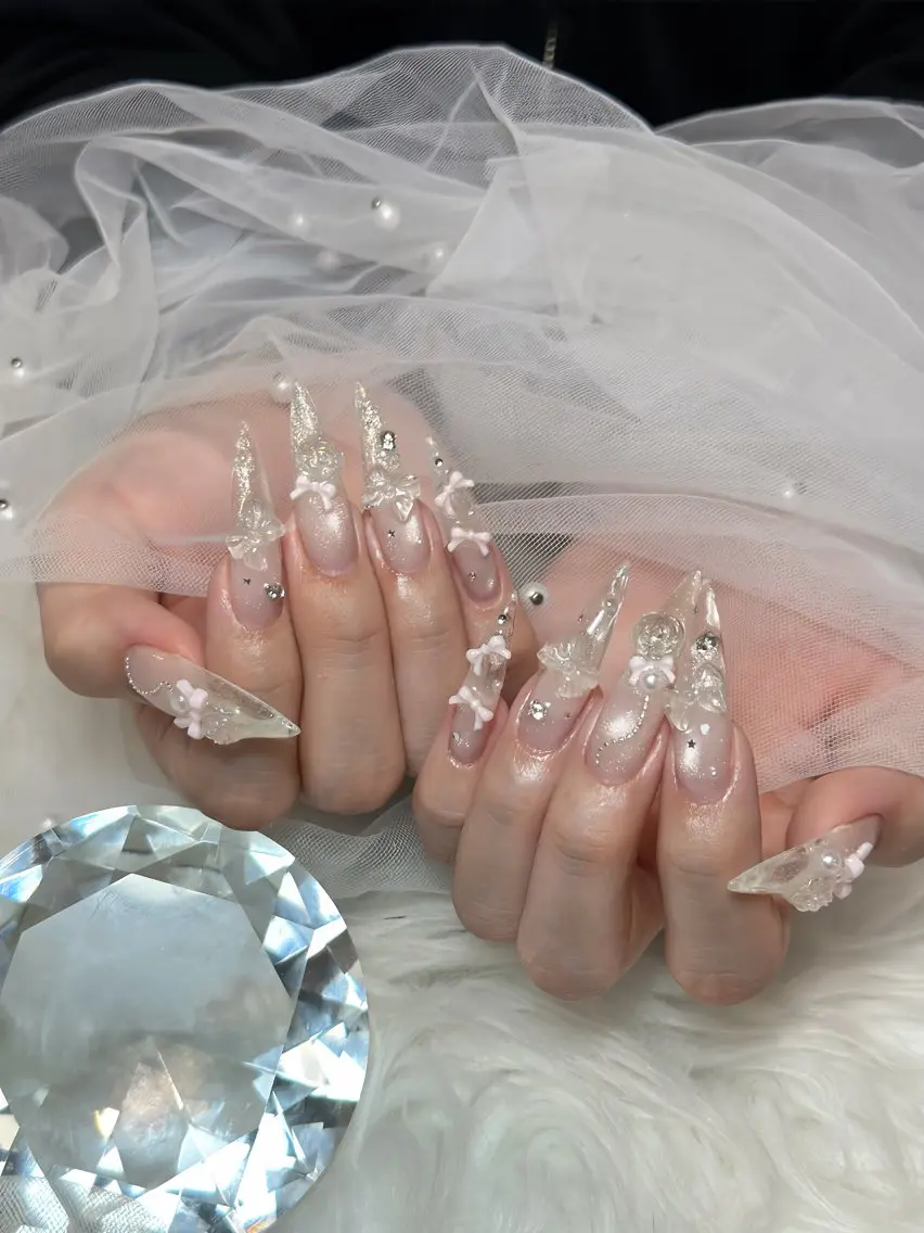 ネイル チークネイル ドット フレンチネイル グラデーション ハート ハンドネイル ハンドケア Eli Muse 新宿ネイルのネイルデザイン