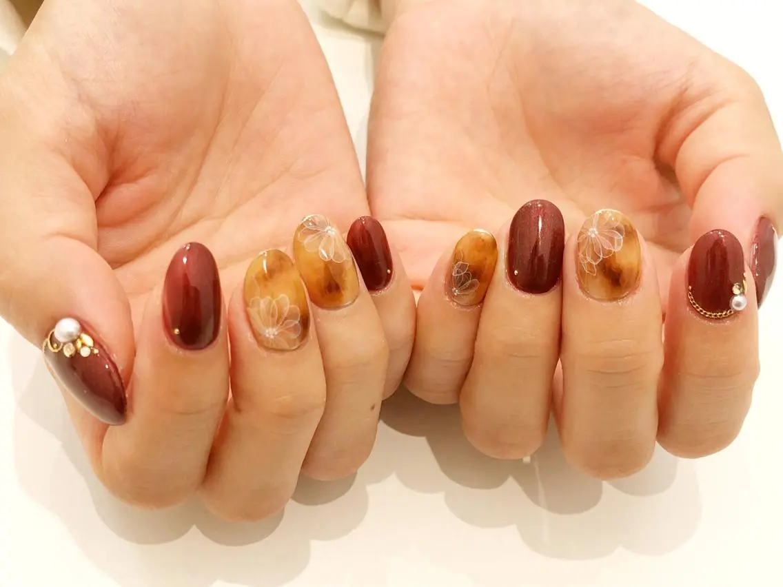 ネイル べっ甲ネイル フラワーネイル NAILSALON RuINのネイルデザイン