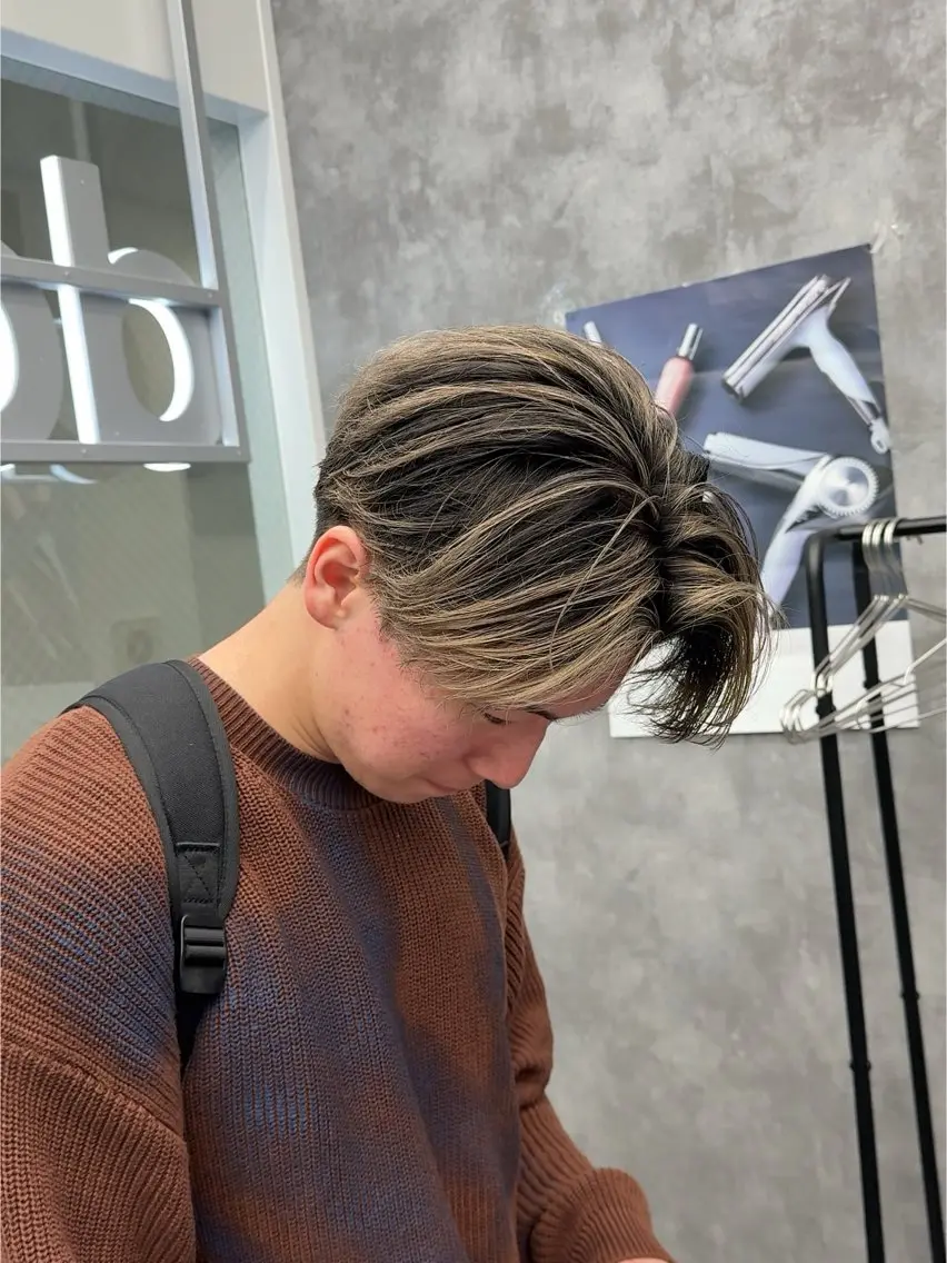 ショート カラー メンズ メンズバレイヤージュ バレイヤージュ ダブルカラー レイヤーカット カット ヘアカラー メンズ専門店 店長 小柳 裕夢のヘアスタイル