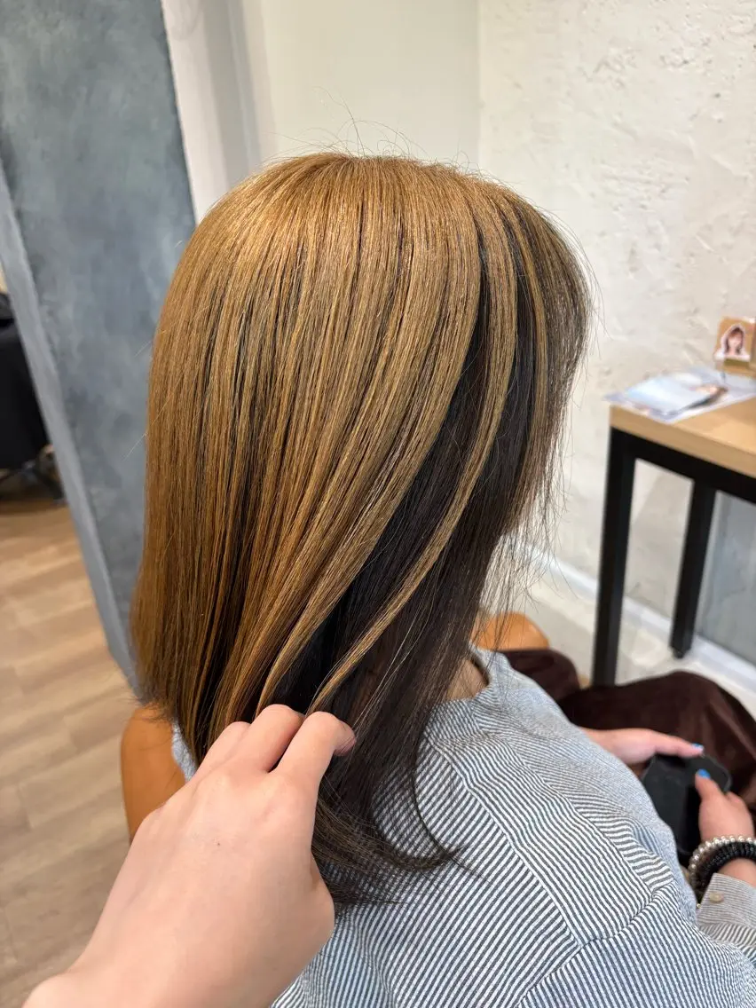 セミロング akira bisou hairのヘアスタイル
