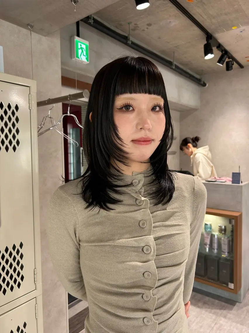 ミディアム カラー ミディアムレイヤー 顔まわりレイヤー 顔周りカット ハッシュカット レイヤーカット カット ayano/パーマ/ 暖色カラーのヘアスタイル