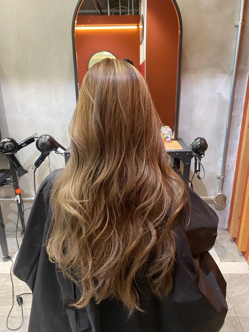 カラー ベージュカラー ハイライトカラー syuyama shinichiのヘアスタイル
