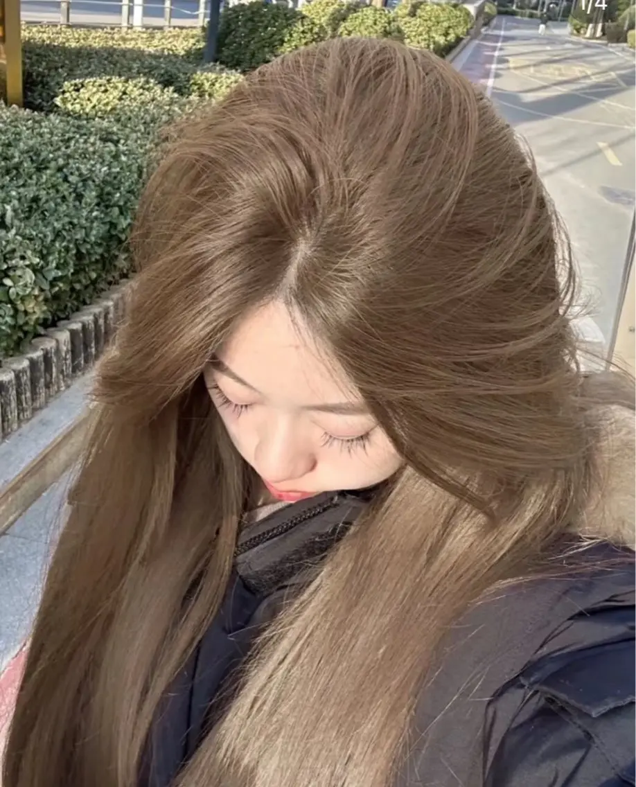 カラー ブリーチ ヘアカラー 韓国風レイヤーカラー ライムのヘアスタイル