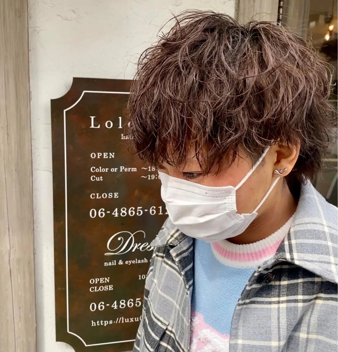 ショート カラー パーマ メンズ メンズパーマ ツイストスパイラルパーマ スパイラルパーマ カット ヘアカラー パーマ トリートメント メンズパーマ 西條真治のヘアスタイル