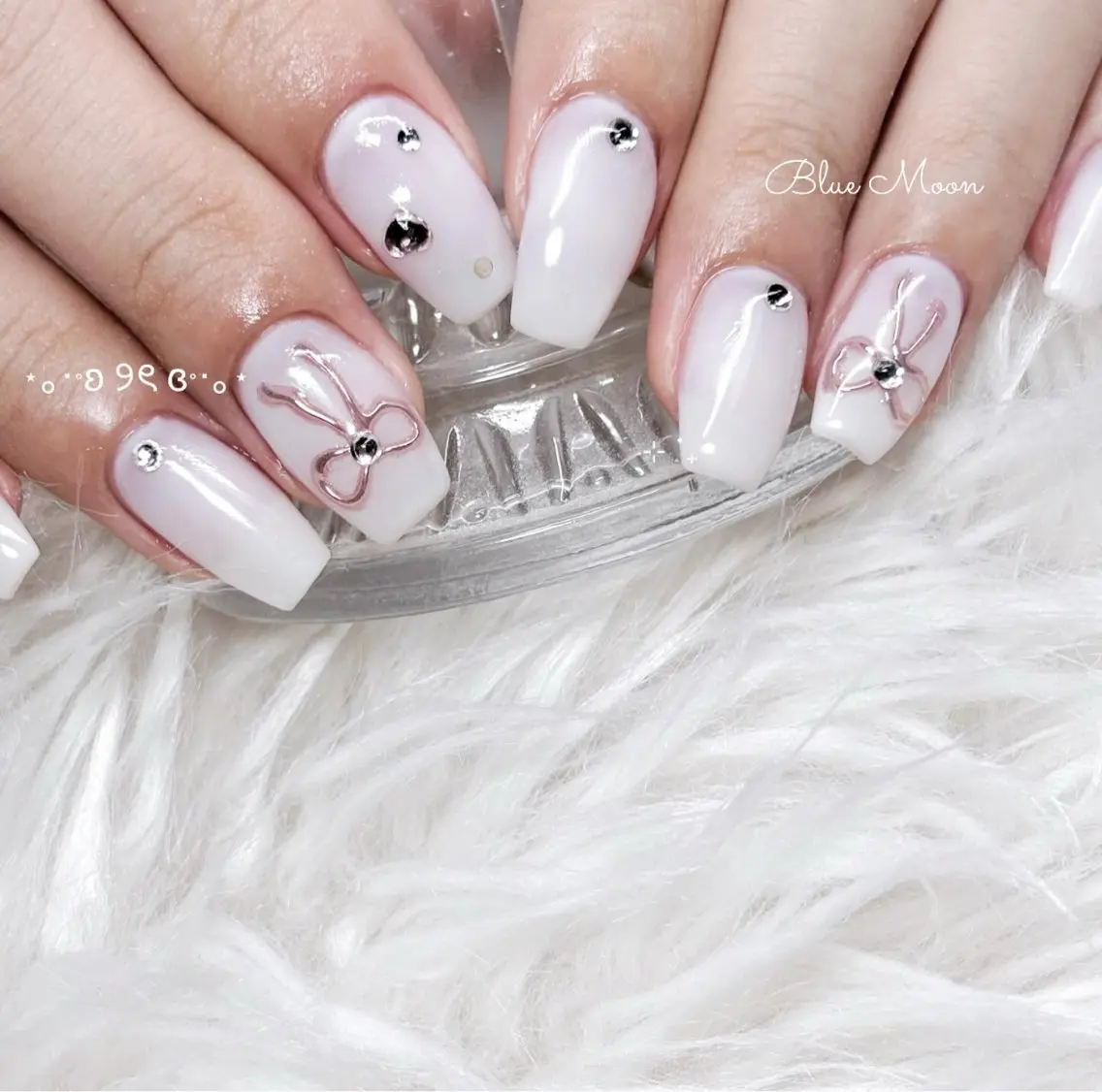ネイル アートネイル ミラーネイル ストーンネイル ハンドネイル フットネイル ハンドケア nail salon Blue Moonのネイルデザイン