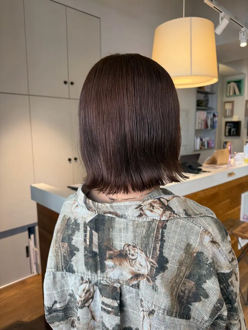 ミディアム カラー カット ヘアカラー 塩澤 榛奈のヘアスタイル