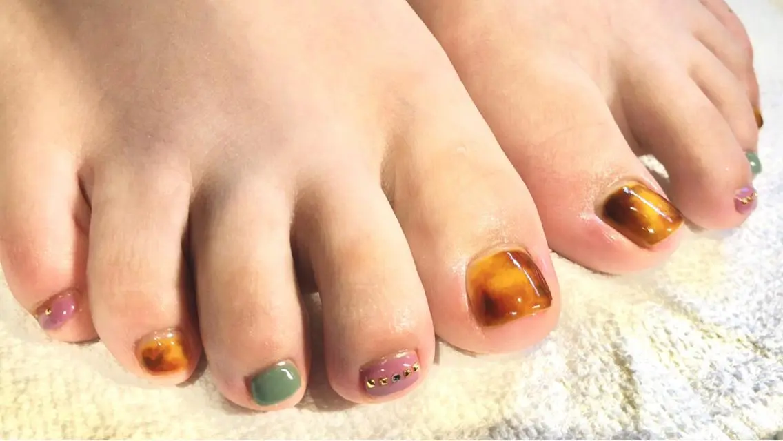 ネイル べっ甲ネイル フットネイル TRAM-nail moriizumiのネイルデザイン