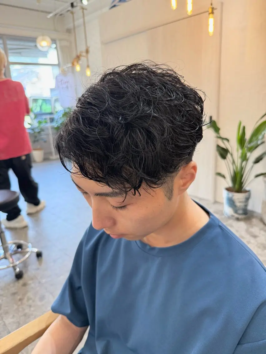 ショート パーマ メンズ メンズパーマ シャドーパーマ 溝口 槙里也のヘアスタイル