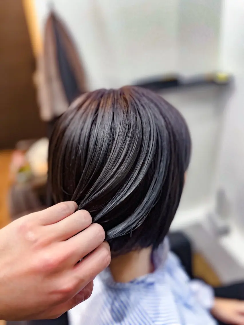 ショート カラー バレイヤージュ レイヤーカット 椎葉 祐也のヘアスタイル