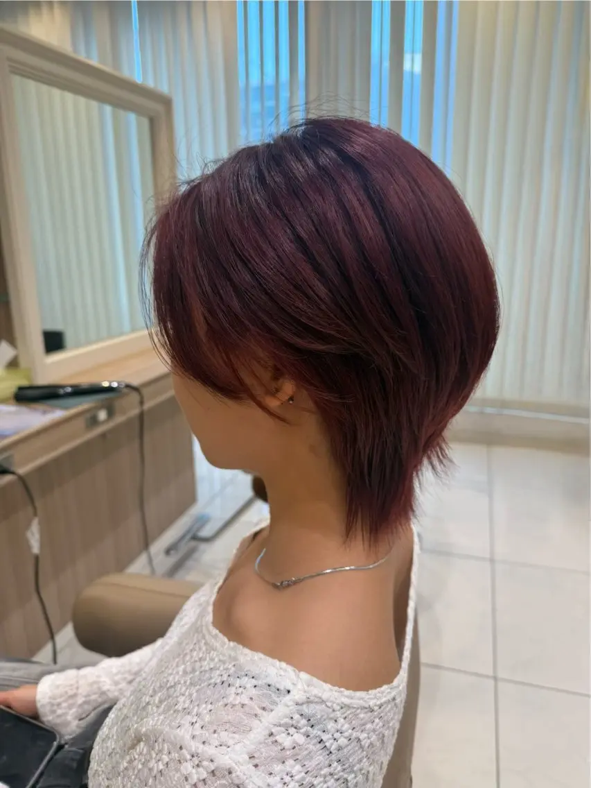 ショート カラー パーマ ブリーチ 顔周りカット 縮毛矯正 ウルフカット カット ヘアカラー 縮毛矯正 トリートメント 韓国ヘアメイク🎀/ 縮毛矯正✨山本媛香のヘアスタイル