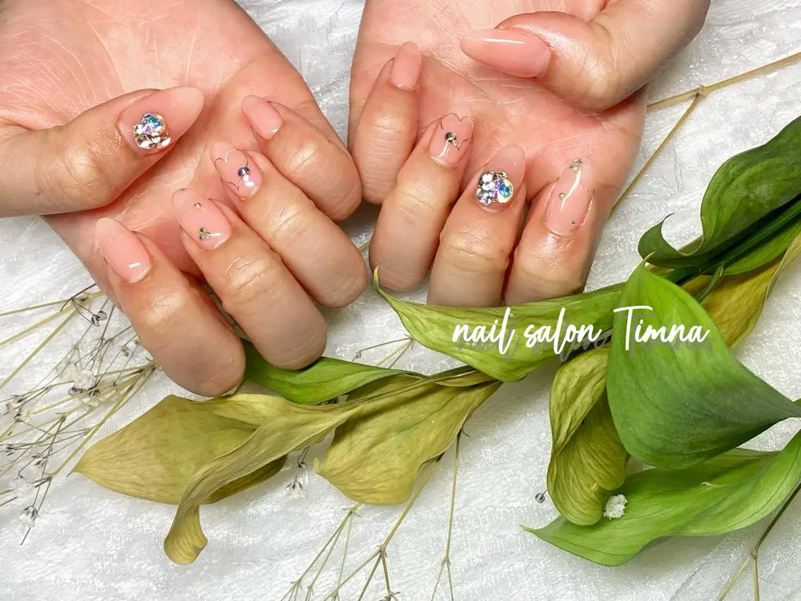 ミディアム ハンドネイル NAILSALON 🍔Timna🍟のネイルデザイン