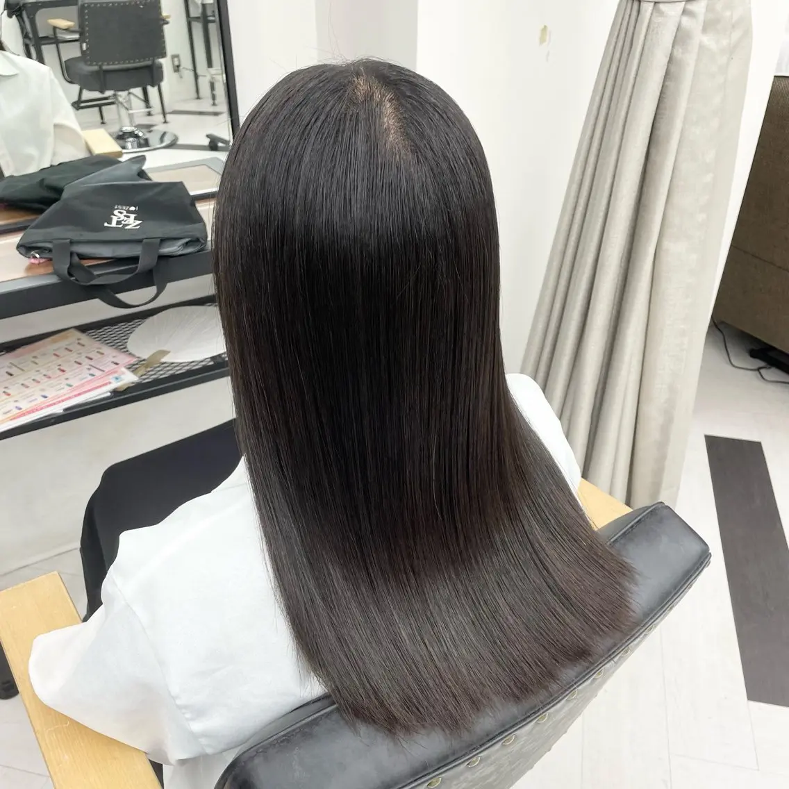 セミロング カラー パーマ ヘアアレンジ メンズ 透明感カラー ダークグレー ダークグレージュ グレージュ 髪質改善 mona/ ストレートスタイル✨のヘアスタイル