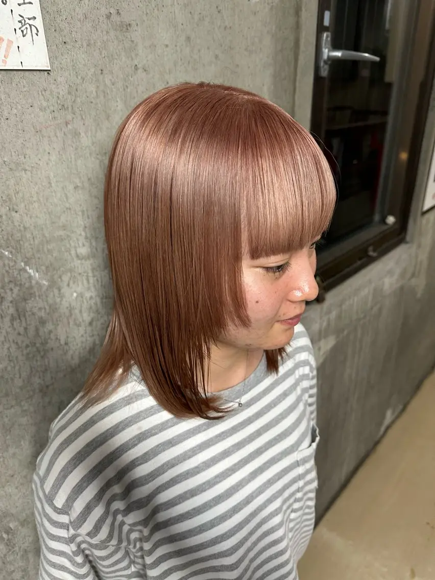 カラー ベージュカラー ダブルカラー ピンクカラー 尾方 杏里のヘアスタイル