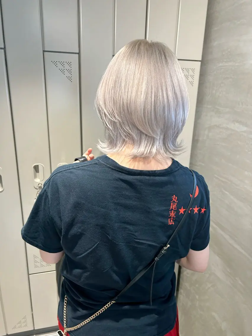 ショート レイヤーカット ウルフカット カット ヘアカラー SAEKI【ior 】北千住店ブリーチのヘアスタイル