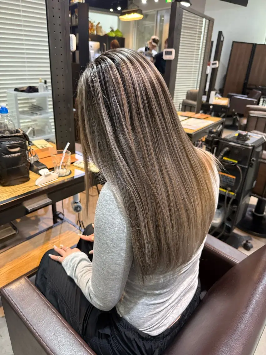 ロング レイヤーカット ヘアカラー 山影✨バレイヤージュ ハイライト✨メンズ◎のヘアスタイル