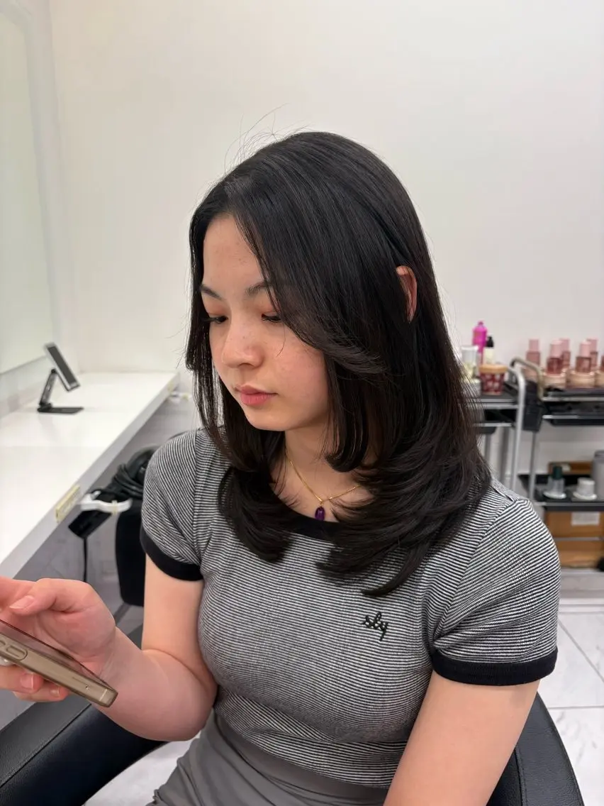 ロング カット ヘアカラー トリートメント ヘッドスパ ヘアセット 寒色/ベージュヘア ブリーチありMiOのヘアスタイル