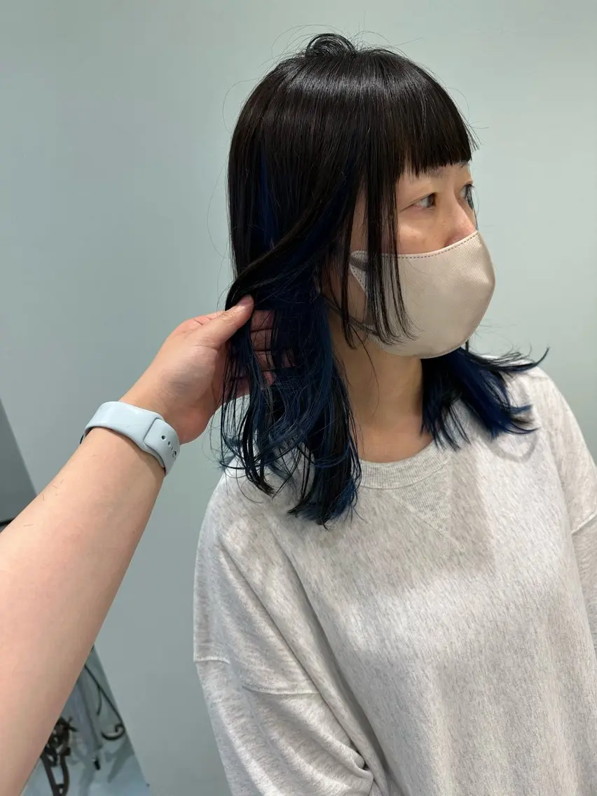 セミロング カラー インナーカラー ヘアカラー トリートメント 中川 茜里のヘアスタイル