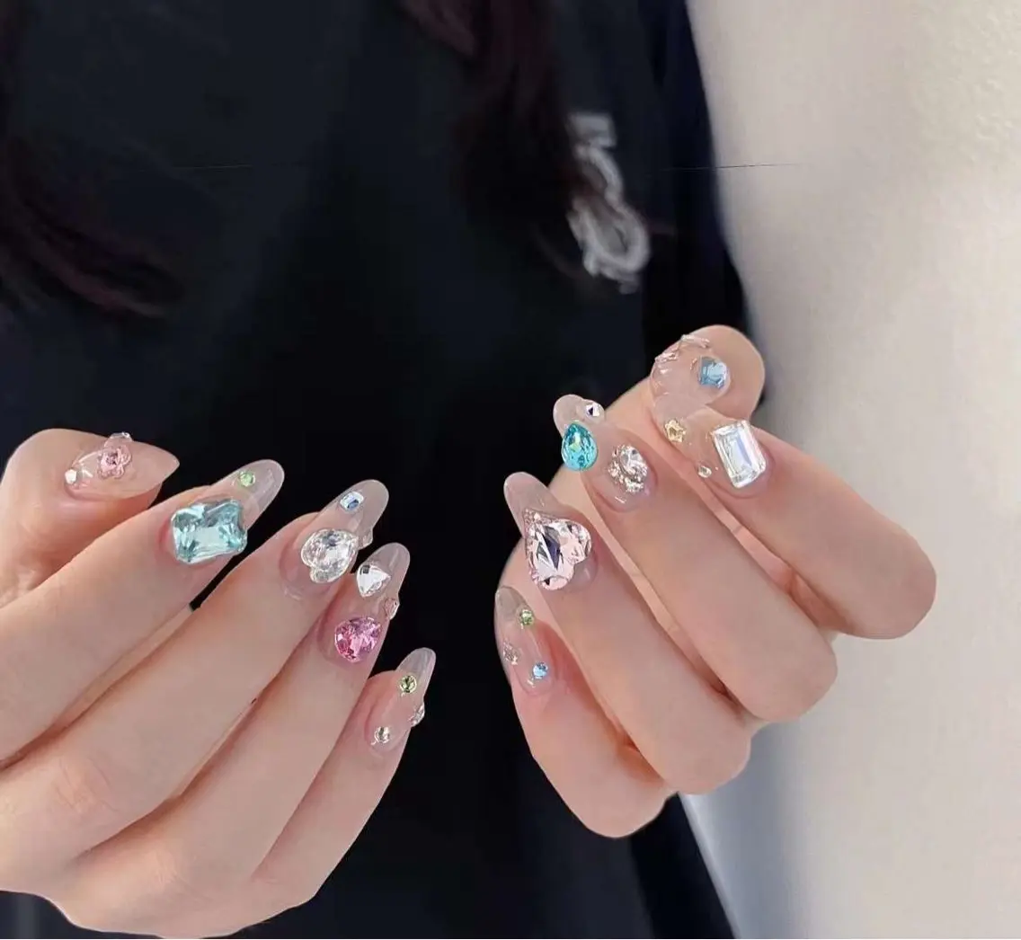 セミロング ハンドネイル めぐみのネイルサロン スタッフ練習のネイルデザイン