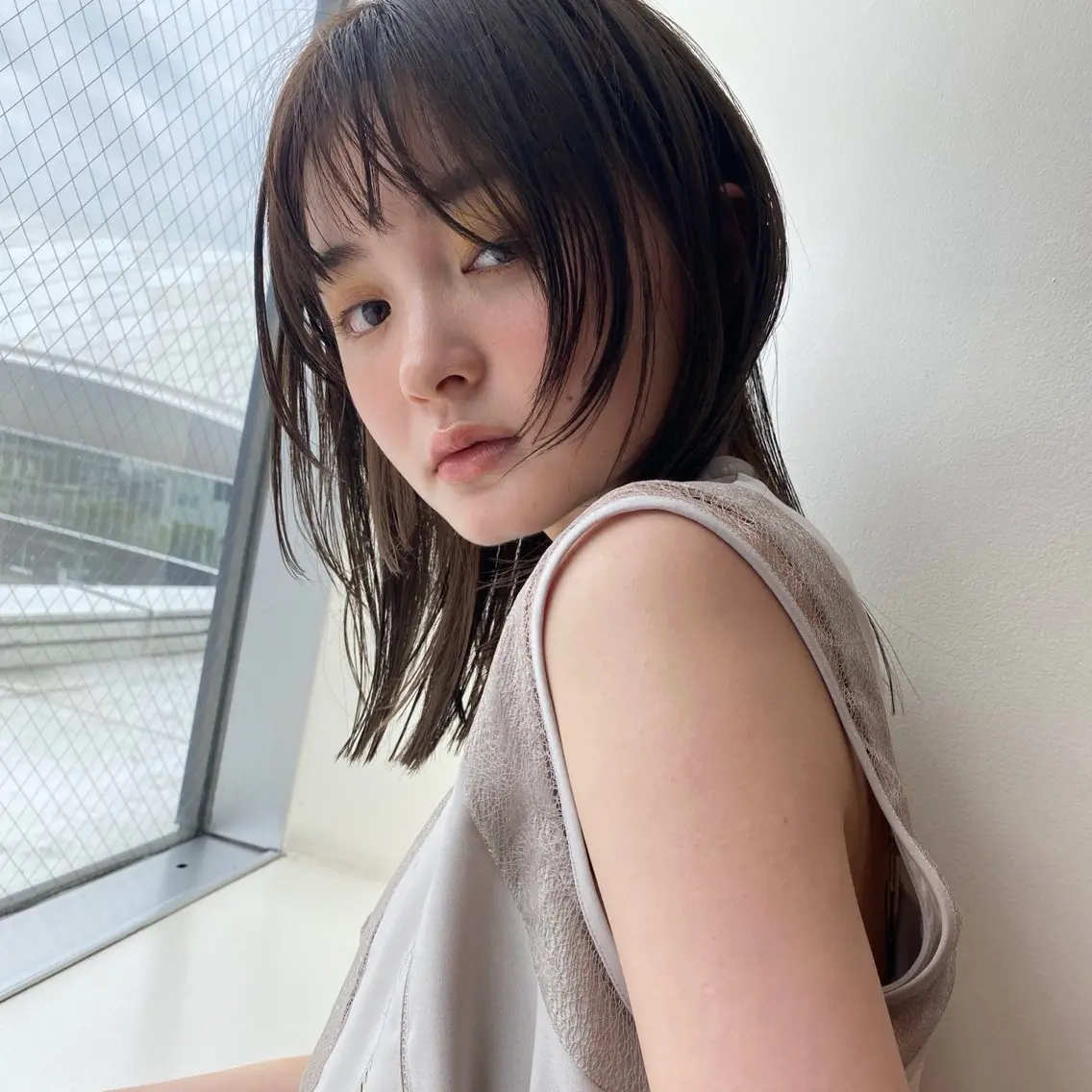 セミロング カット ヘアカラー 透明感カラー/似合わ せカット/地毛戻しのヘアスタイル