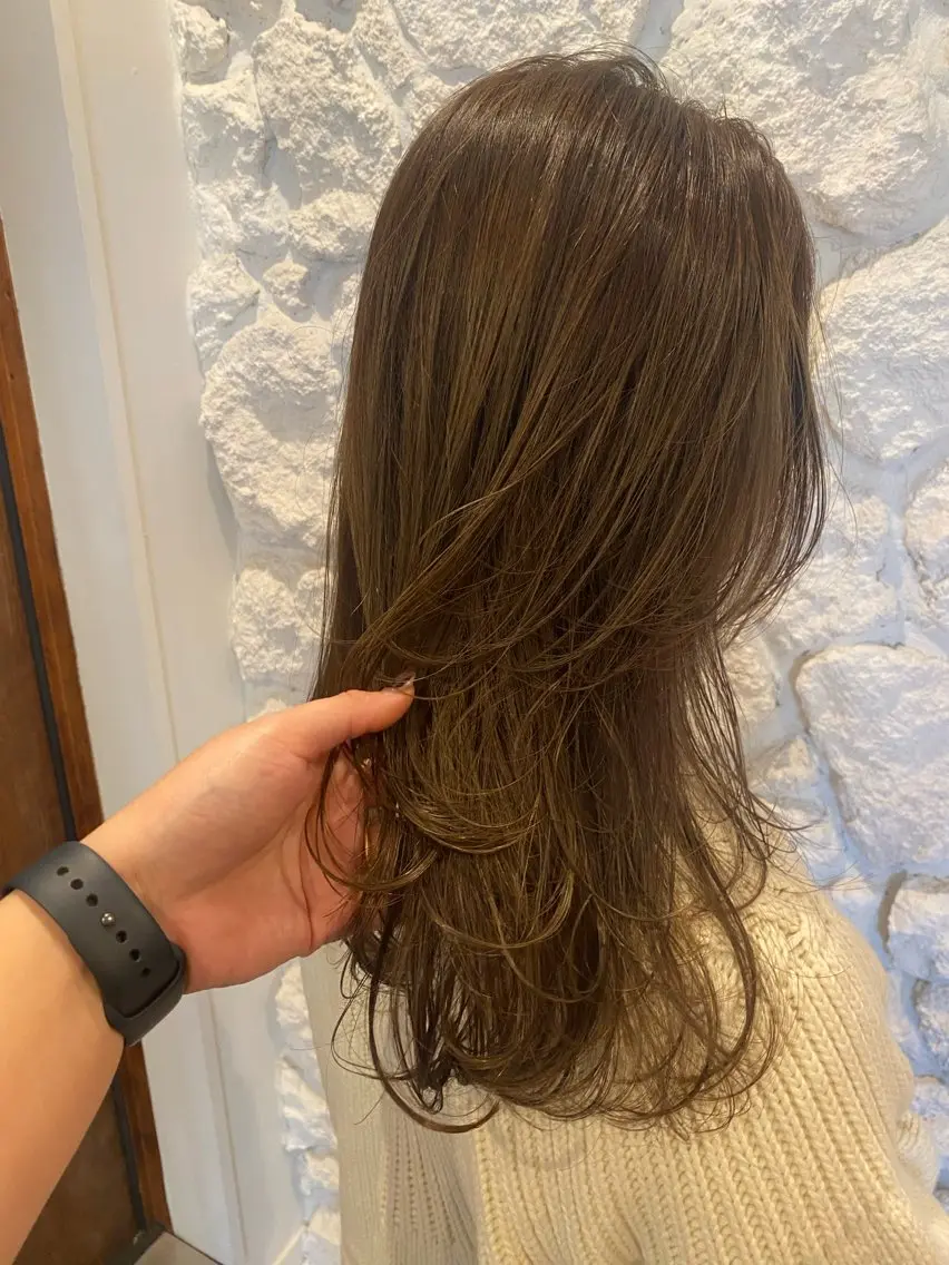 ロング カラー ベージュカラー 透明感カラー ハイライトカラー オリーブベージュ ハイライト ヘアカラー トリートメント mai🤍透明感/ 縮毛矯正/藤沢のヘアスタイル