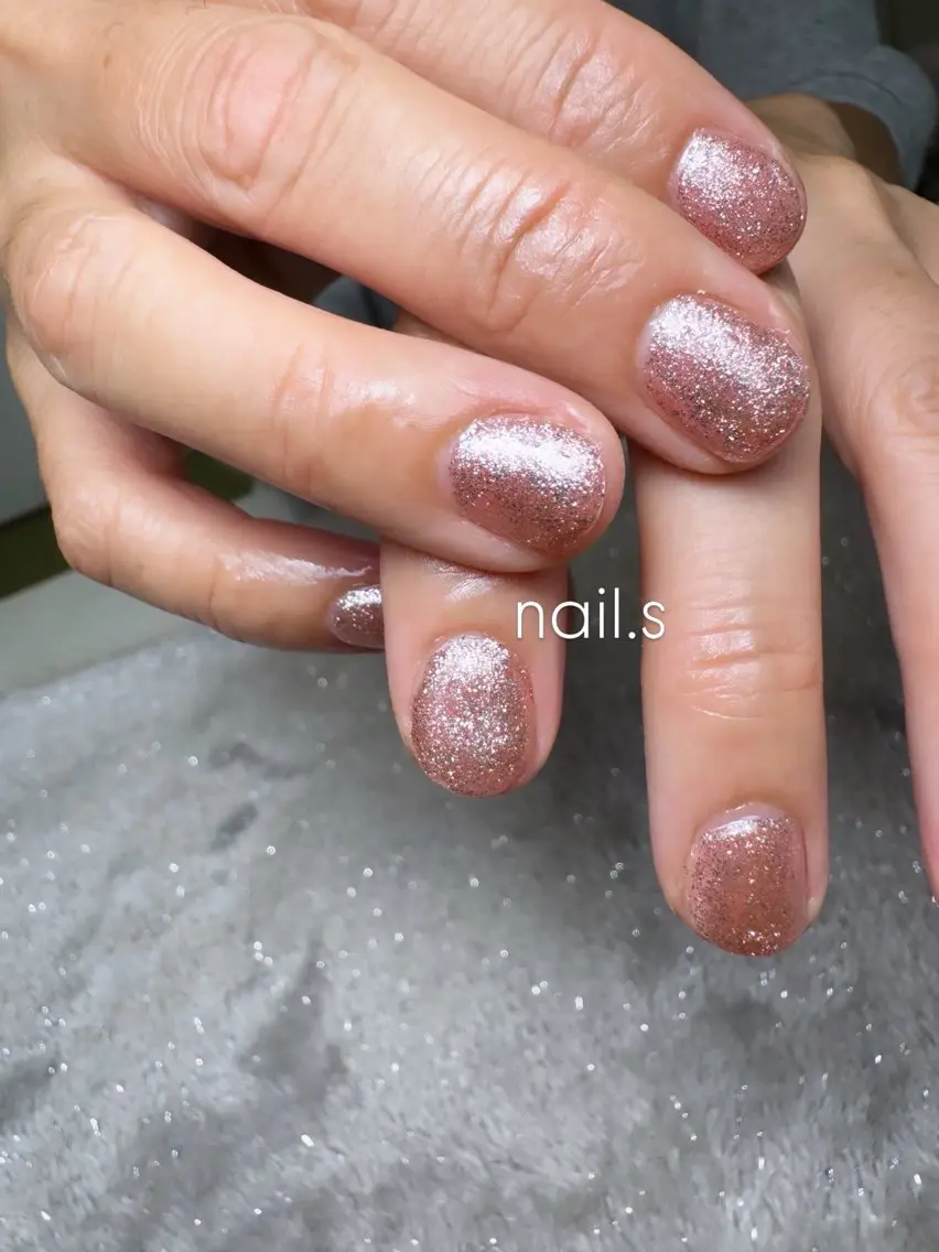 ネイル ラメ(グリッター) ワンカラーネイル ピンク ショートネイル シンプルネイル ハンドネイル nail.s misatoのネイルデザイン