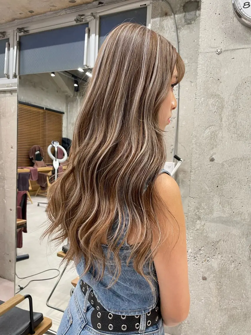 ロング カラー ハイライトカラー ハイライト ヘアカラー ♡ハイライトカラー shinri♡のヘアスタイル