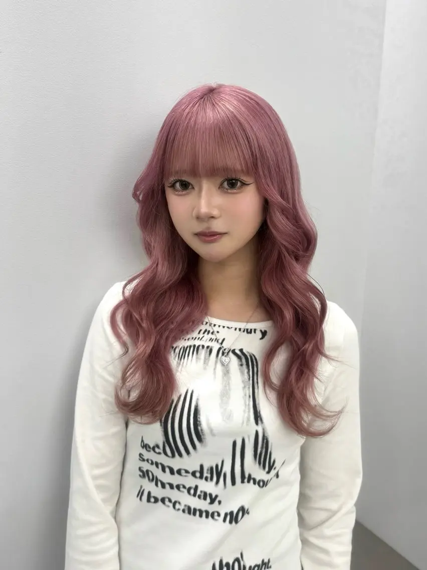 ロング カラー ヘアカラー ユウキ/ハイトーン/ ブリーチカラーのヘアスタイル