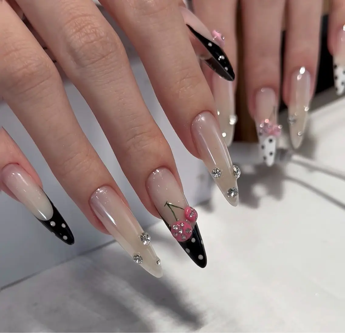 ネイル ハンドネイル WO MIAO💎のネイルデザイン