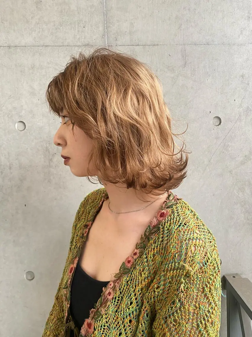 【人気No.3️⃣🩷】Wcolor👩🏻🦰🫧〔全体ブリーチ+全体オンカラー+中間処理付き〕※ロング料金別途の写真