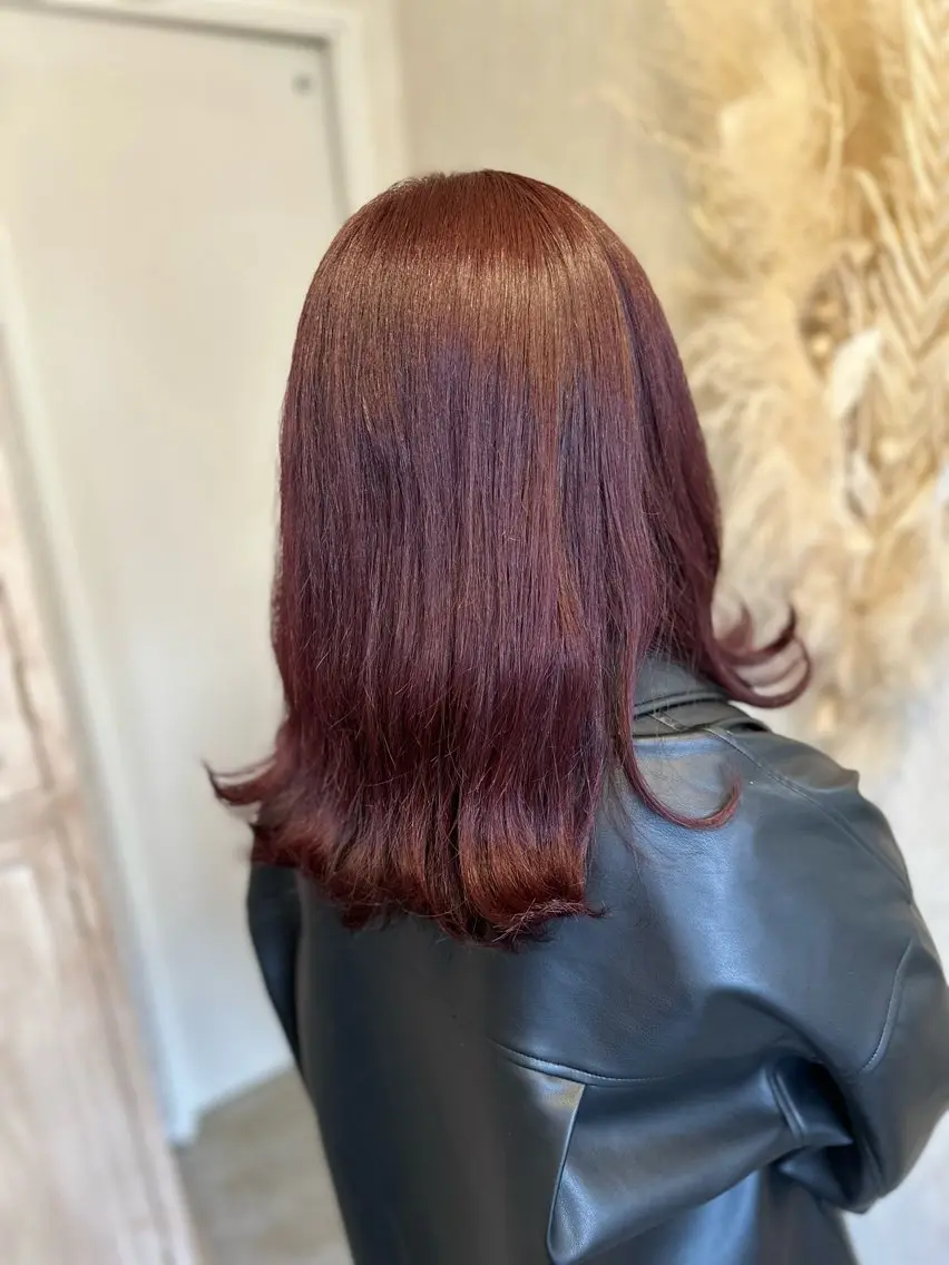 セミロング カラー 西安 優香のヘアスタイル