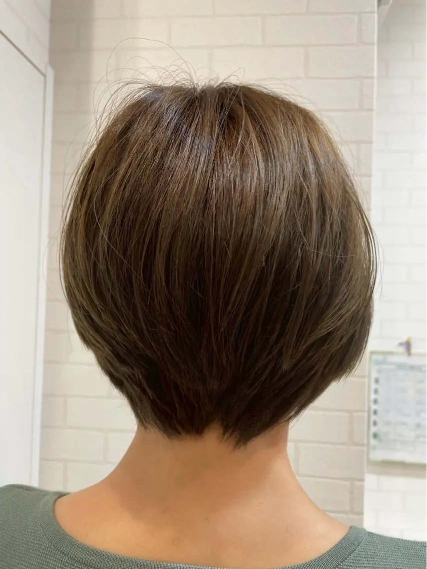 ショート 小島 臣恵のヘアスタイル