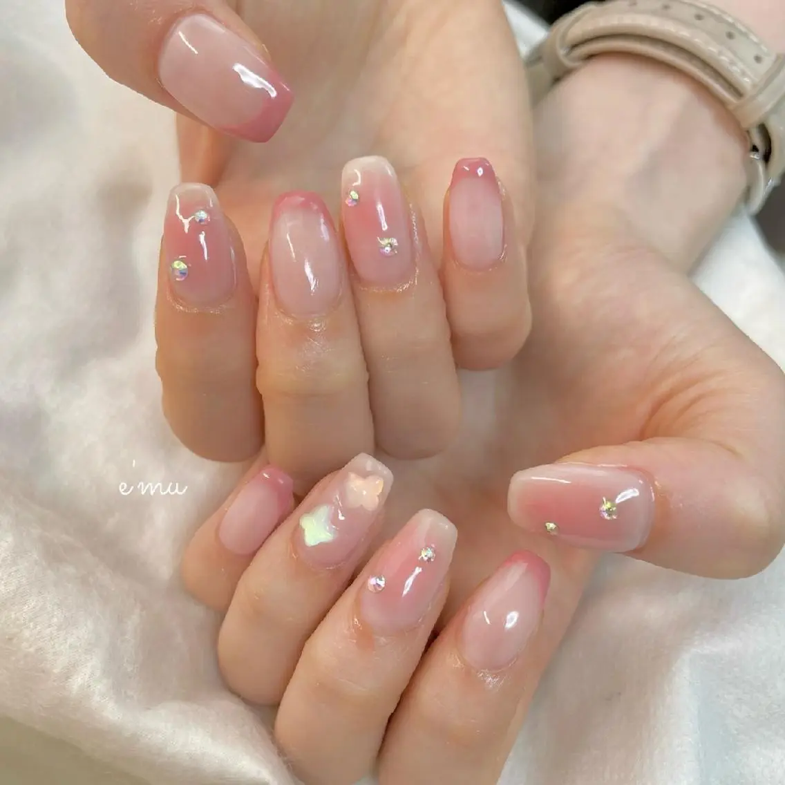 ネイル チークネイル フレンチネイル ガーリー ハンドネイル nail salon e'mu💐のネイルデザイン