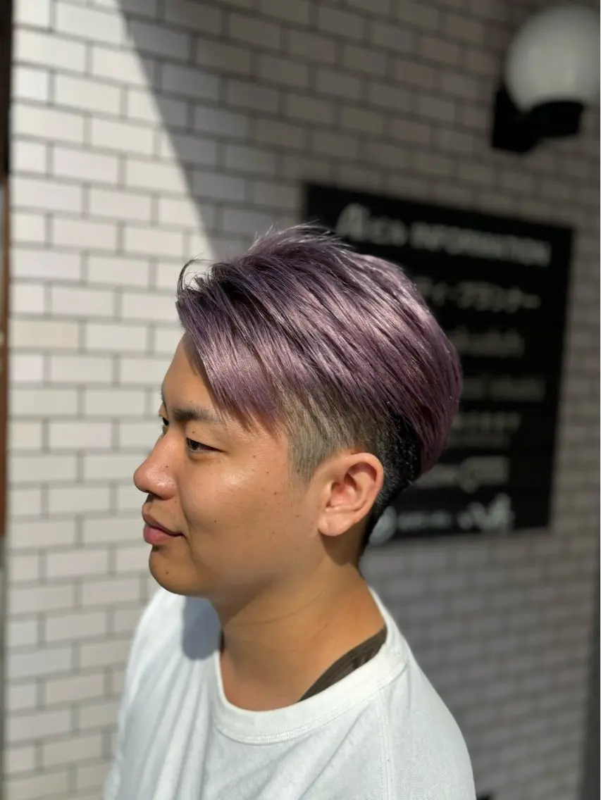 メンズ メンズハイトーン もえ こーんのヘアスタイル