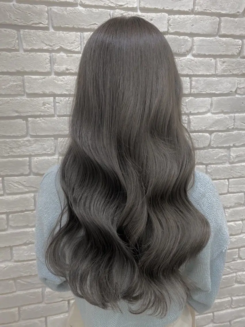 ロング カラー 透明感Color🩶 髪質改善 ユウナ🦋のヘアスタイル