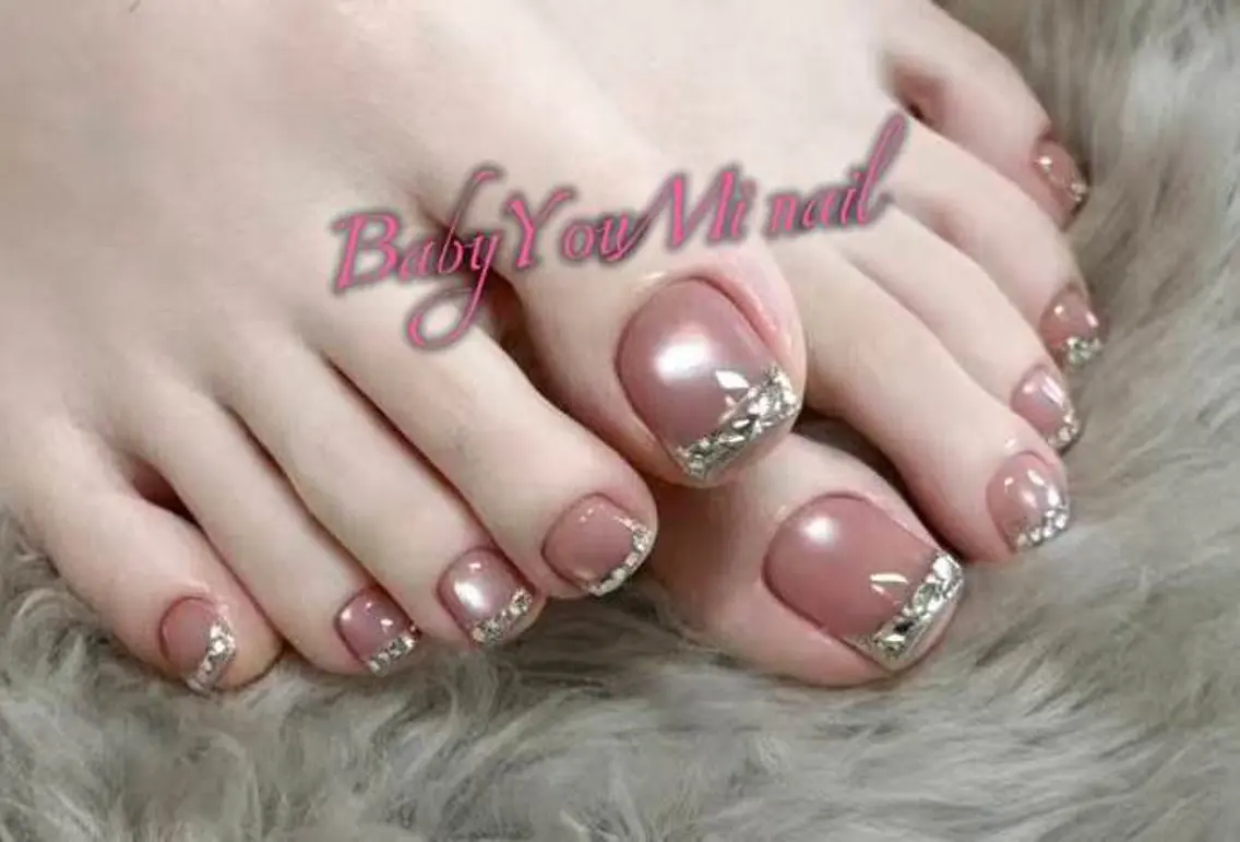 ネイル オーロラネイル チークネイル 成人式 フットネイル フレンチネイル フットネイル BabyYouMi nailのネイルデザイン