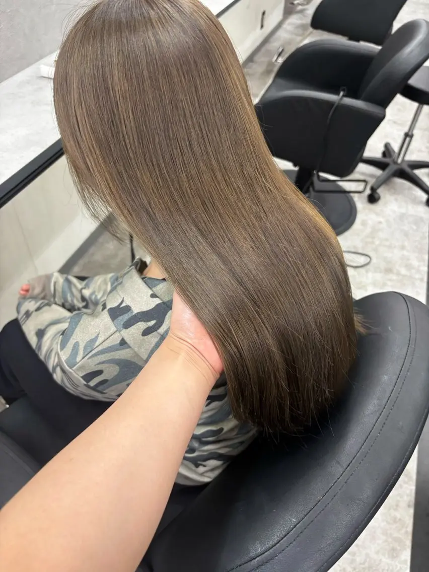 ミディアム カラー ベージュカラー オリーブベージュ ヘアカラー トリートメント GiseL 博多筑紫口店のヘアスタイル
