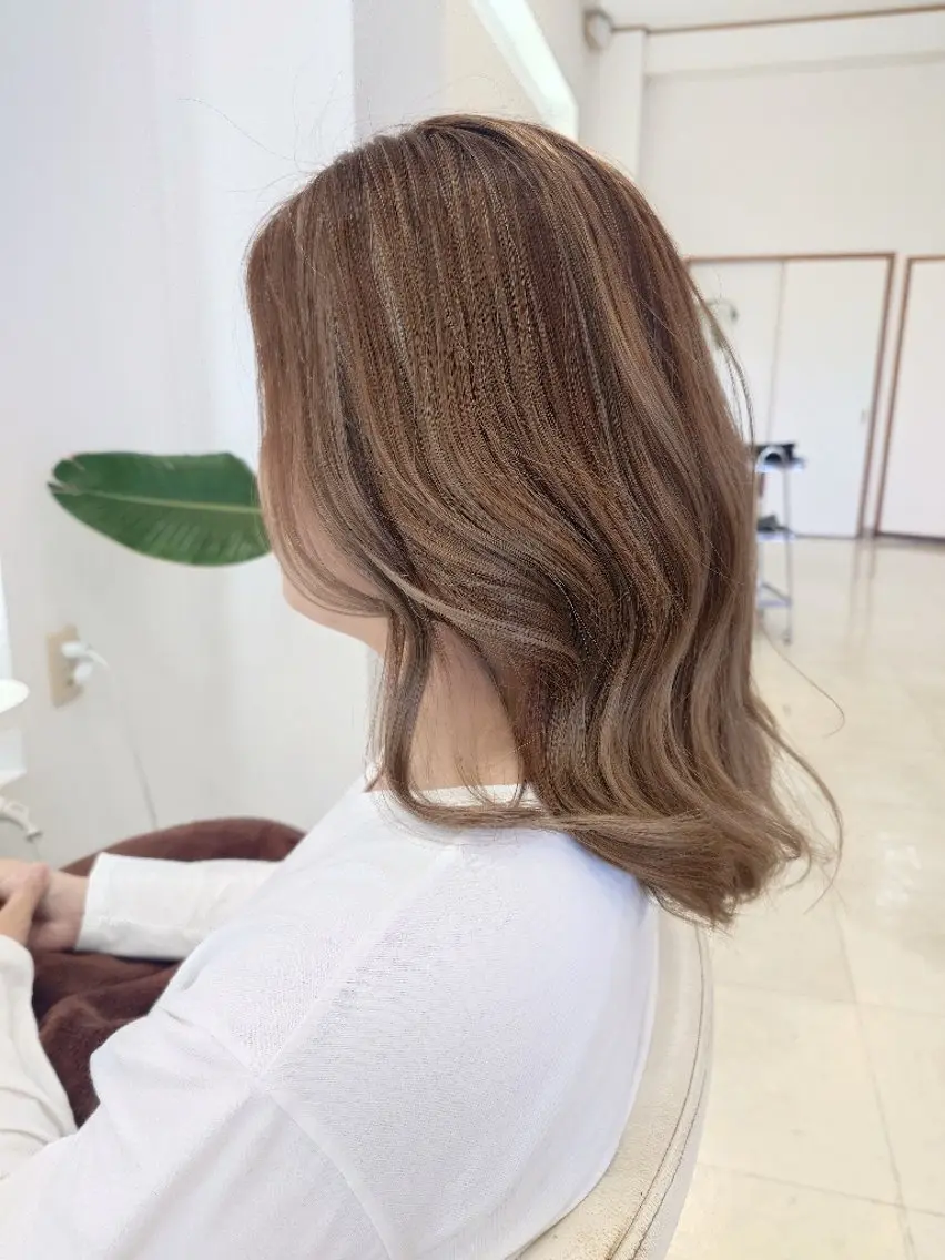セミロング カット ヘアカラー トリートメント キンジョウ エナミのヘアスタイル